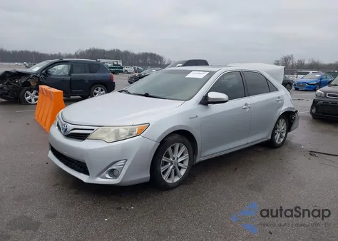 2013 Toyota Camry Hybrid Xle z USA, uszkodzony, nr VIN 4T1BD1FK8DU073669